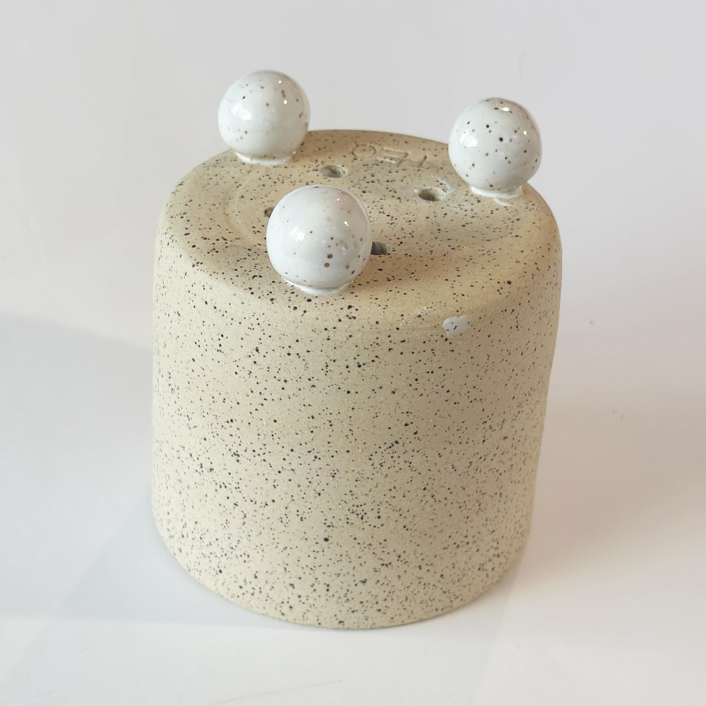 Speckled Planter with Feet
